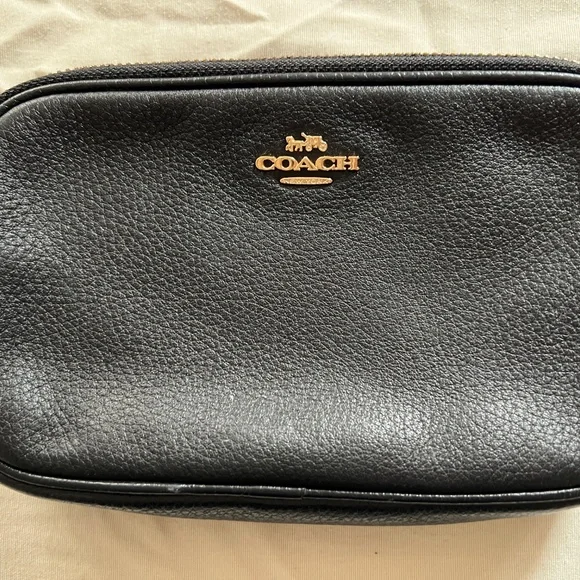Coach Crossbody Pouch with Gold Chain  Black Leather Bag - Picture 3 of 12
